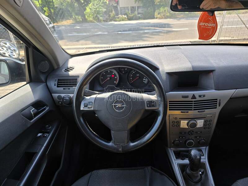 Opel Astra H 