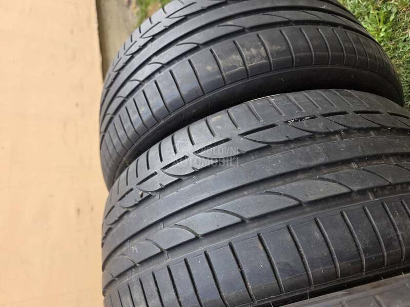 Bridgestone 235/40 R19 Letnja
