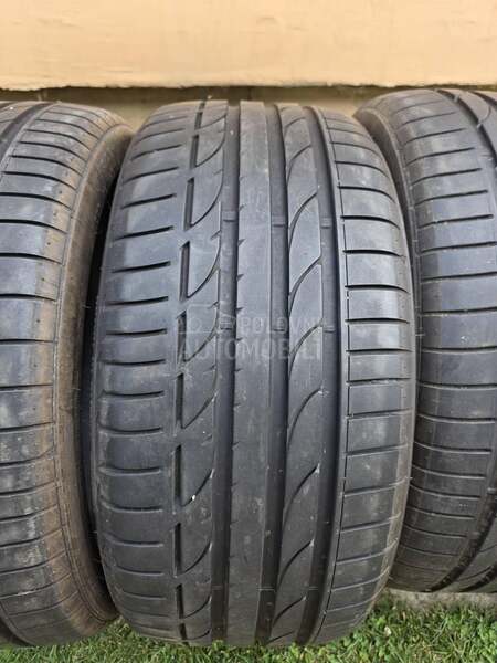 Bridgestone 235/40 R19 Letnja
