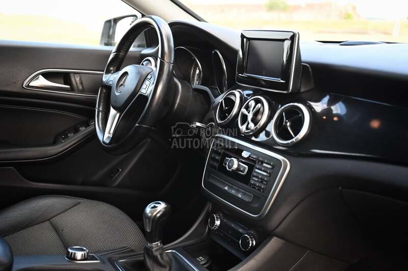 Mercedes Benz CLA 180 