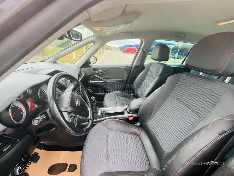 Opel Zafira 2.0cdti COSMO NOV