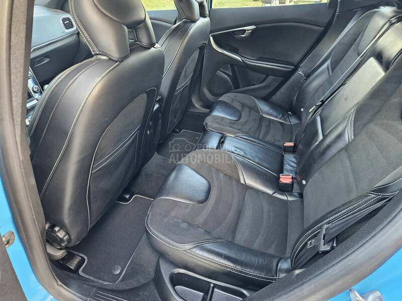 Volvo V40 D2 R DESIGN