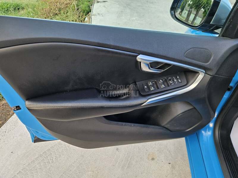 Volvo V40 D2 R DESIGN