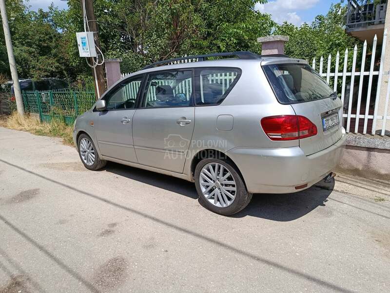 Toyota Avensis Verso 2.0 D4D