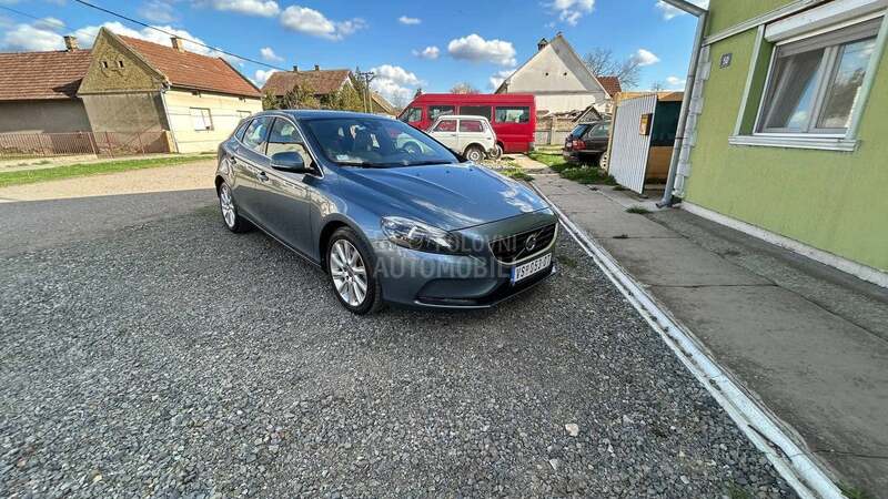 Volvo V40 