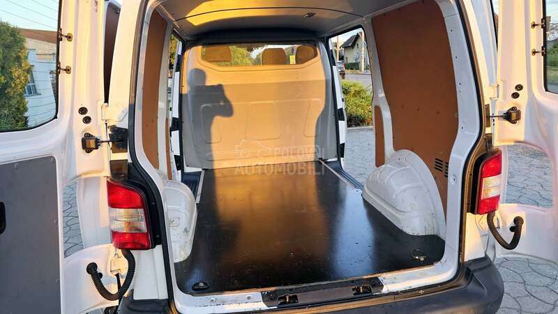Volkswagen Transporter T5 2.0 TDI