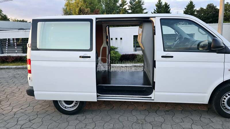 Volkswagen Transporter T5 2.0 TDI