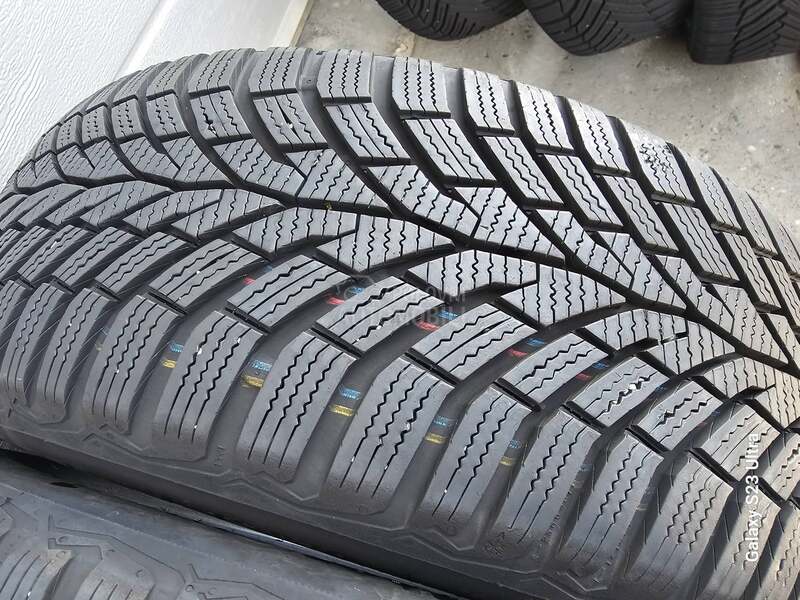 Continental 215/55 R16 Zimska