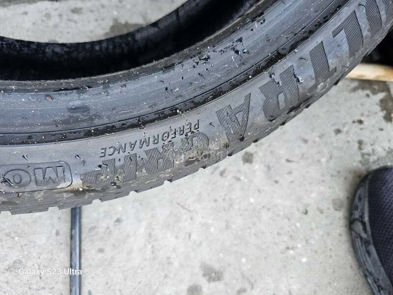 Goodyear 225/45 R18 Zimska