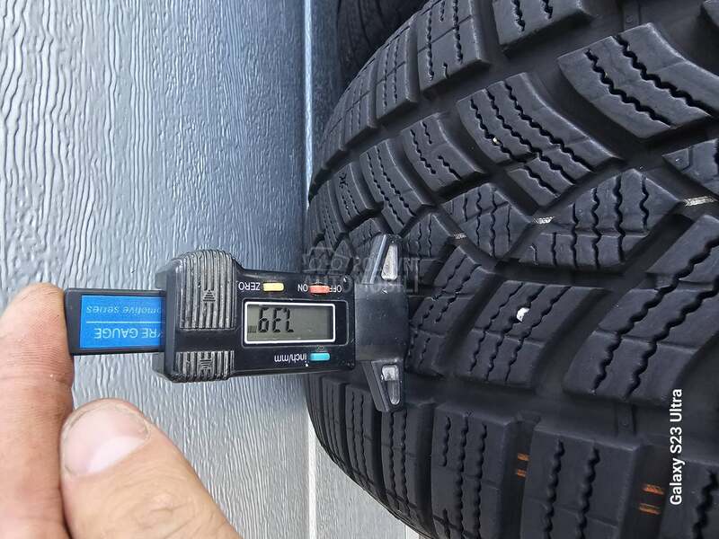 Goodyear 225/45 R18 Zimska