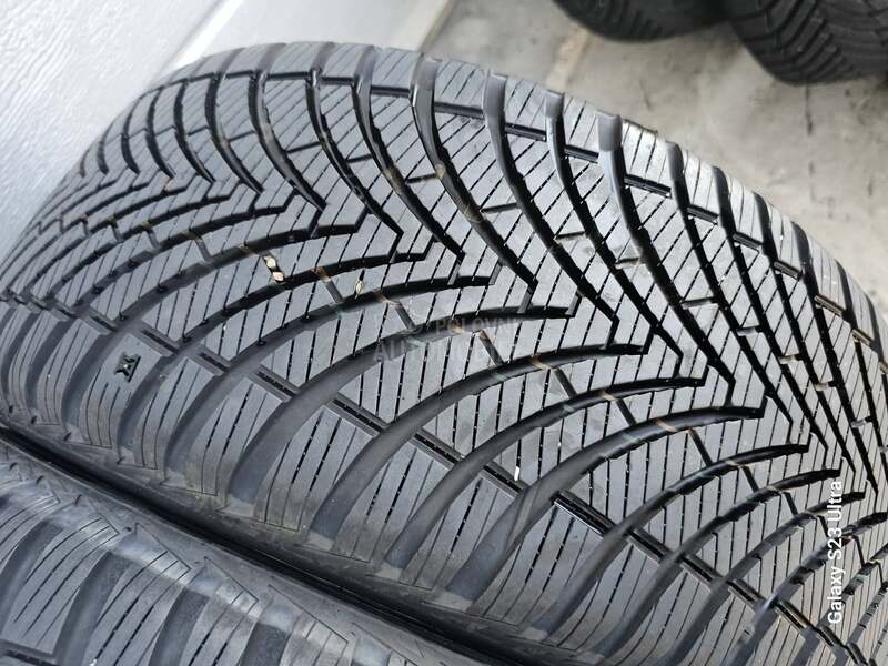 Kumho 215/45 R16 Sve sezone
