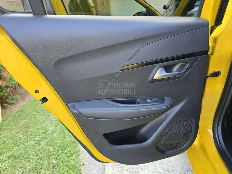 Peugeot 208 1.2 GT/AUT/LED