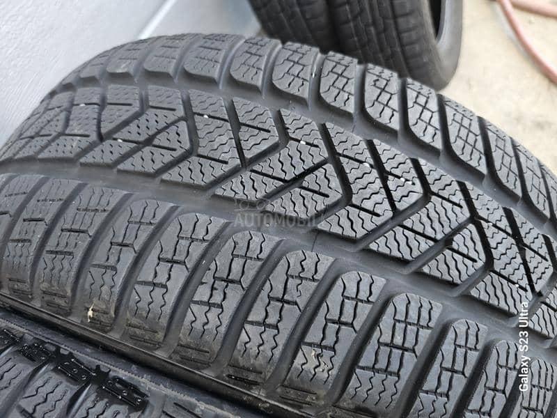 Pirelli 225/45 R18 Zimska