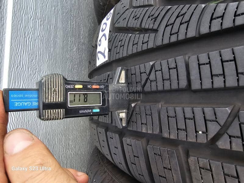 Pirelli 235/50 R19 Zimska