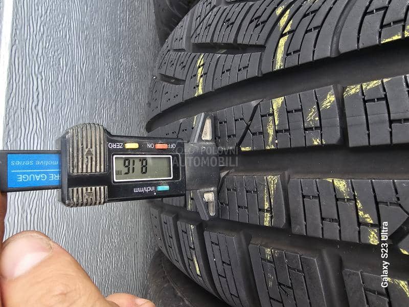 Pirelli 235/50 R19 Zimska