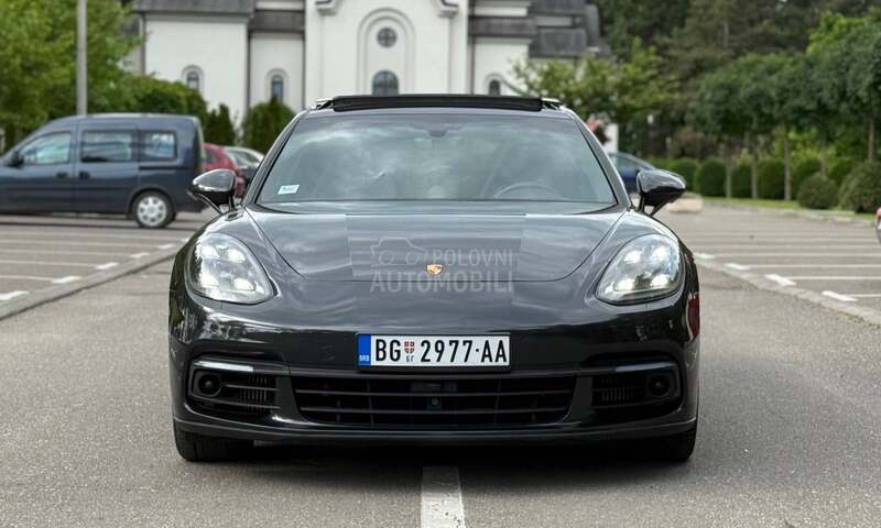 Porsche Panamera 