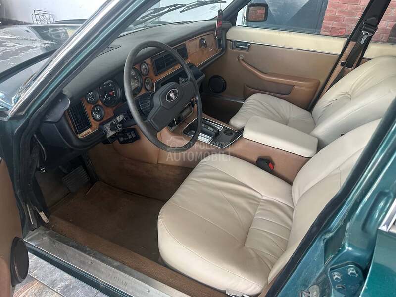 Jaguar XJ6 