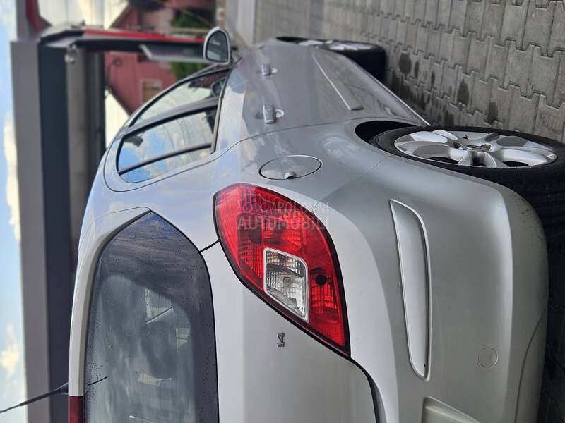 Opel Corsa D 1.4 CH Duple gume