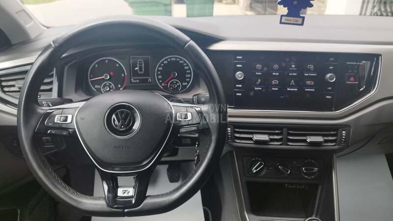 Volkswagen Polo 1.6 R line