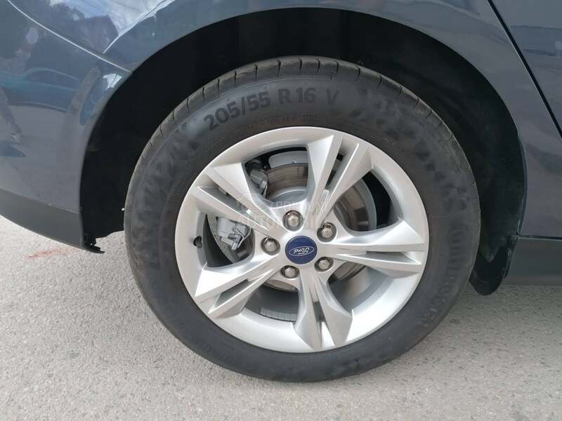 Ford Focus 1.0i TREND CH