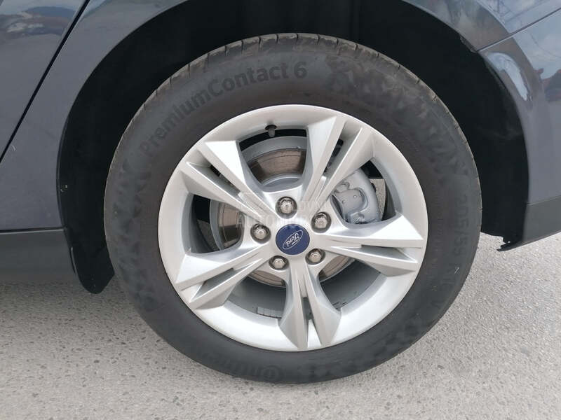 Ford Focus 1.0i TREND CH