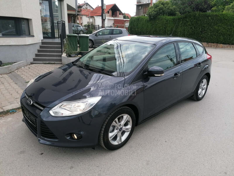 Ford Focus 1.0i TREND CH