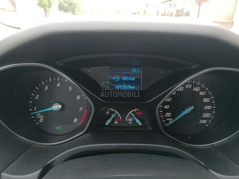 Ford Focus 1.0i TREND CH