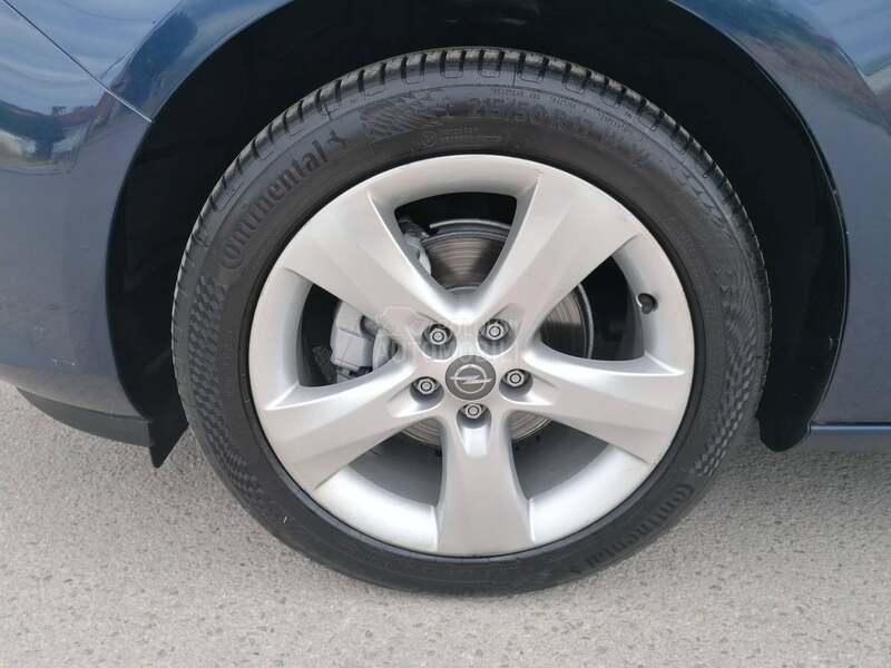 Opel Astra J 1.4i ESSENTIA CH