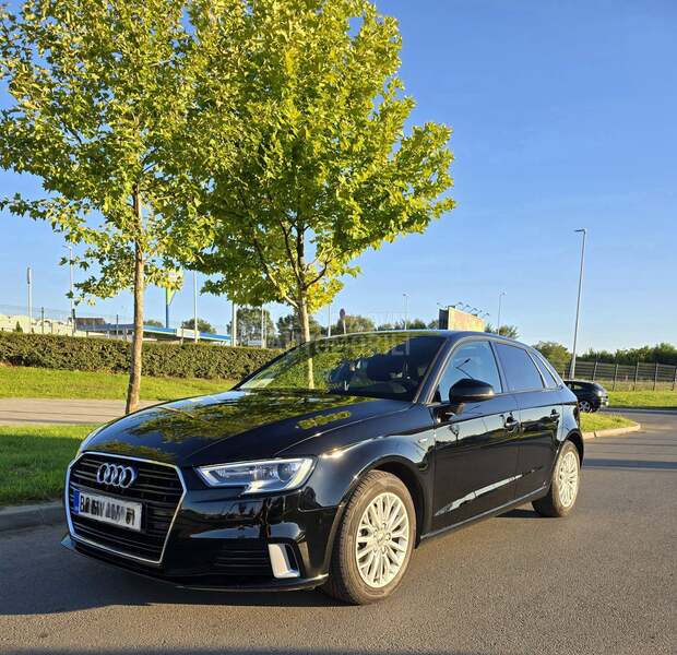 Audi A3 Kupljen nov u  SRB