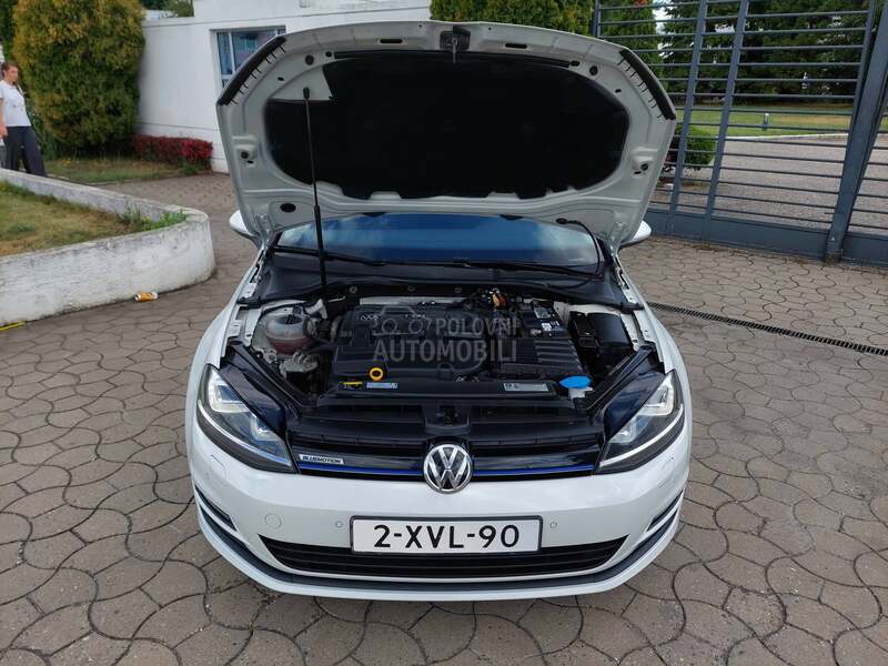 Volkswagen Golf 7 1.6TDI Perla/LED/Kam