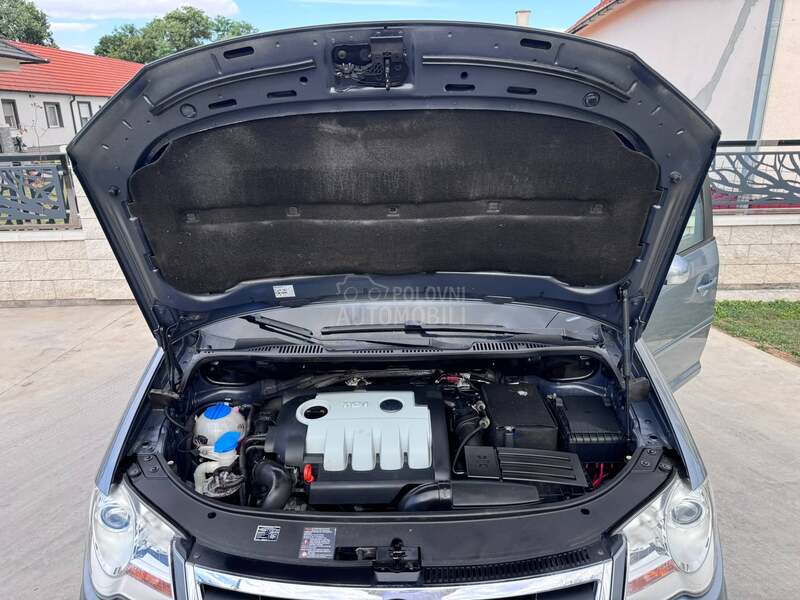 Volkswagen Touran UNITED NOV