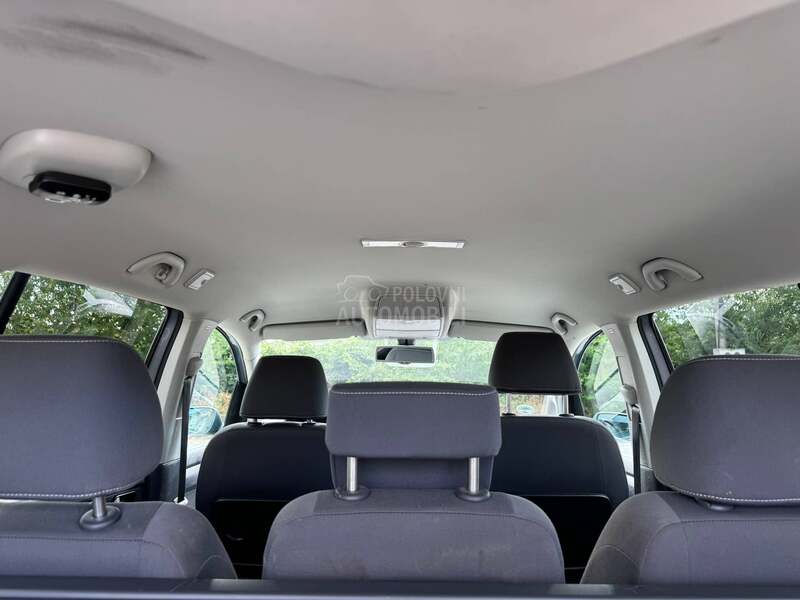 Volkswagen Touran UNITED NOV