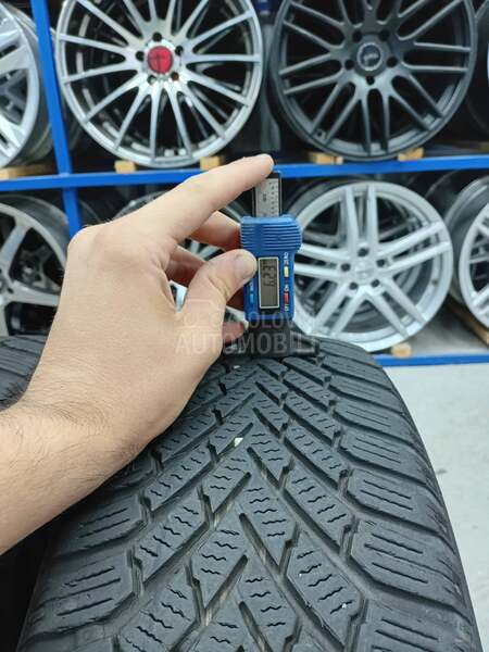Continental 185/60 R15 Zimska