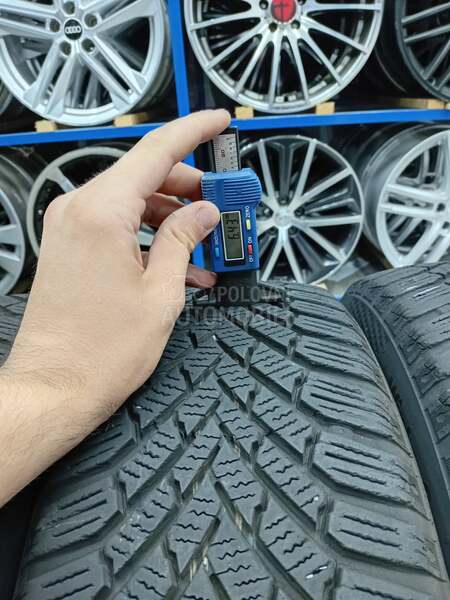 Continental 185/60 R15 Zimska