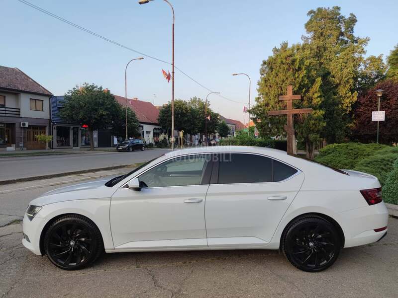 Škoda Superb 2.0 TDI/DSG/VIRTUAL