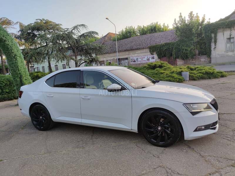 Škoda Superb 2.0 TDI/DSG/VIRTUAL
