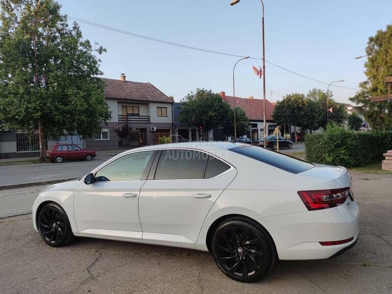 Škoda Superb 2.0 TDI/DSG/VIRTUAL