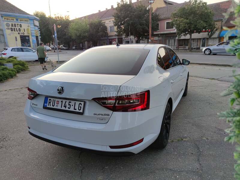 Škoda Superb 2.0 TDI/DSG/VIRTUAL