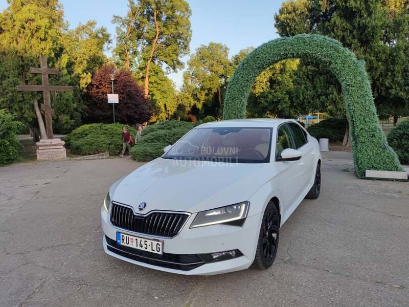 Škoda Superb 2.0 TDI/DSG/VIRTUAL