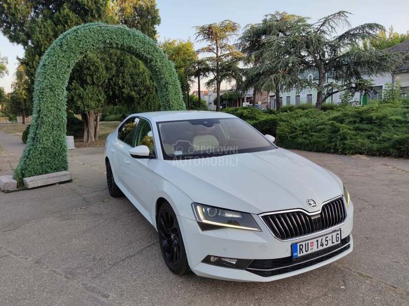 Škoda Superb 2.0 TDI/DSG/VIRTUAL