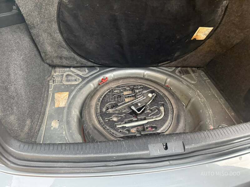 Volkswagen Golf 6 1,6tdi DSG Highline
