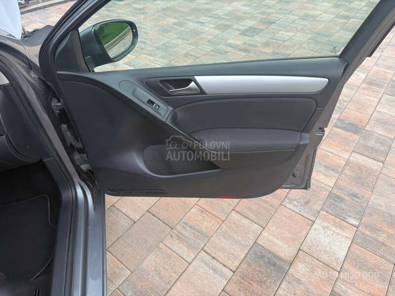 Volkswagen Golf 6 1,6tdi DSG Highline