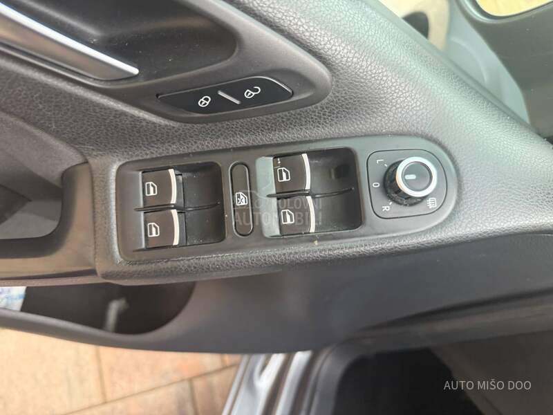 Volkswagen Golf 6 1,6tdi DSG Highline