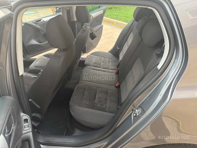 Volkswagen Golf 6 1,6tdi DSG Highline
