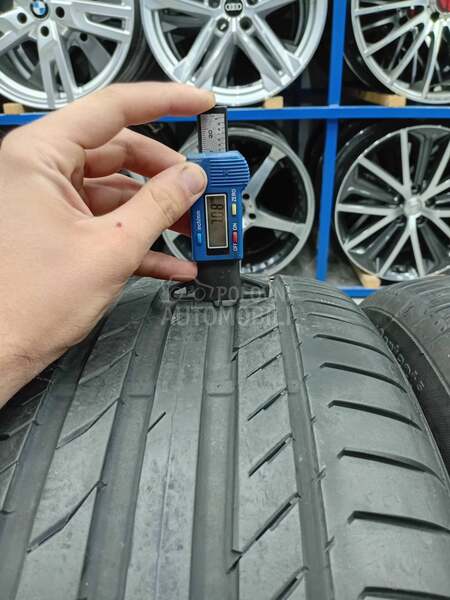 Continental 235/45 R17 Letnja