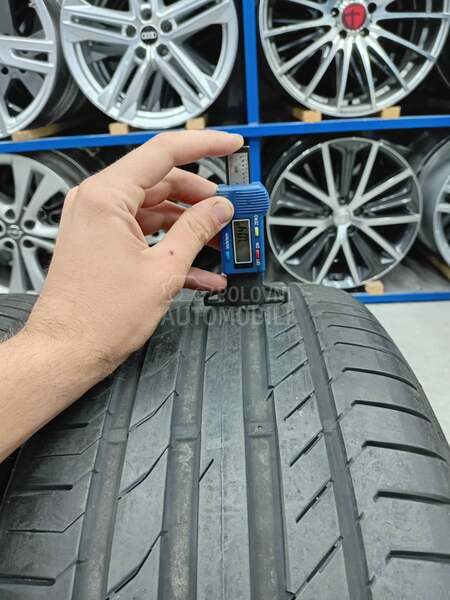 Continental 235/45 R17 Letnja