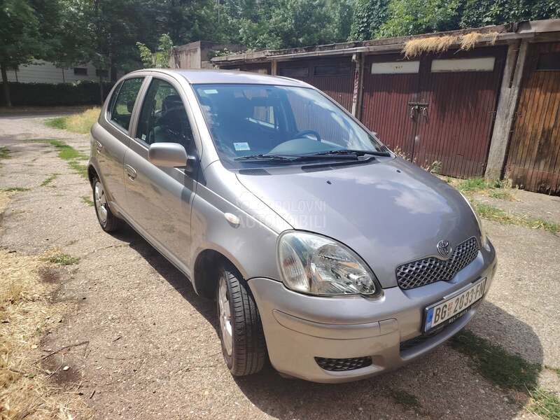 Toyota Yaris 1.0 vvti