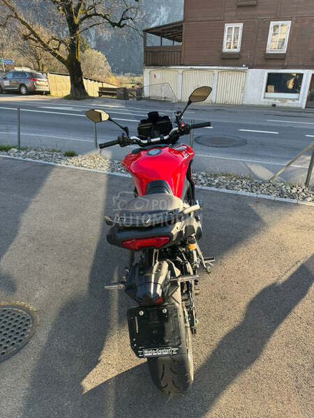 Yamaha Traser 900