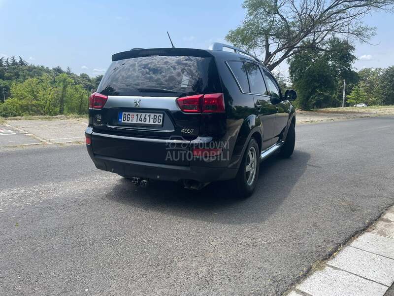 Peugeot 4007 