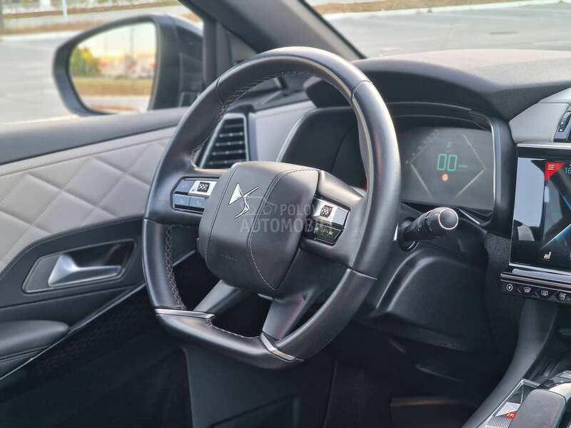 DS 7 1.6 E-Tense Rivoli